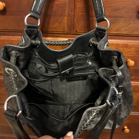 Michael Kors Large Jet Set Black Tote - Picture 3 of 7